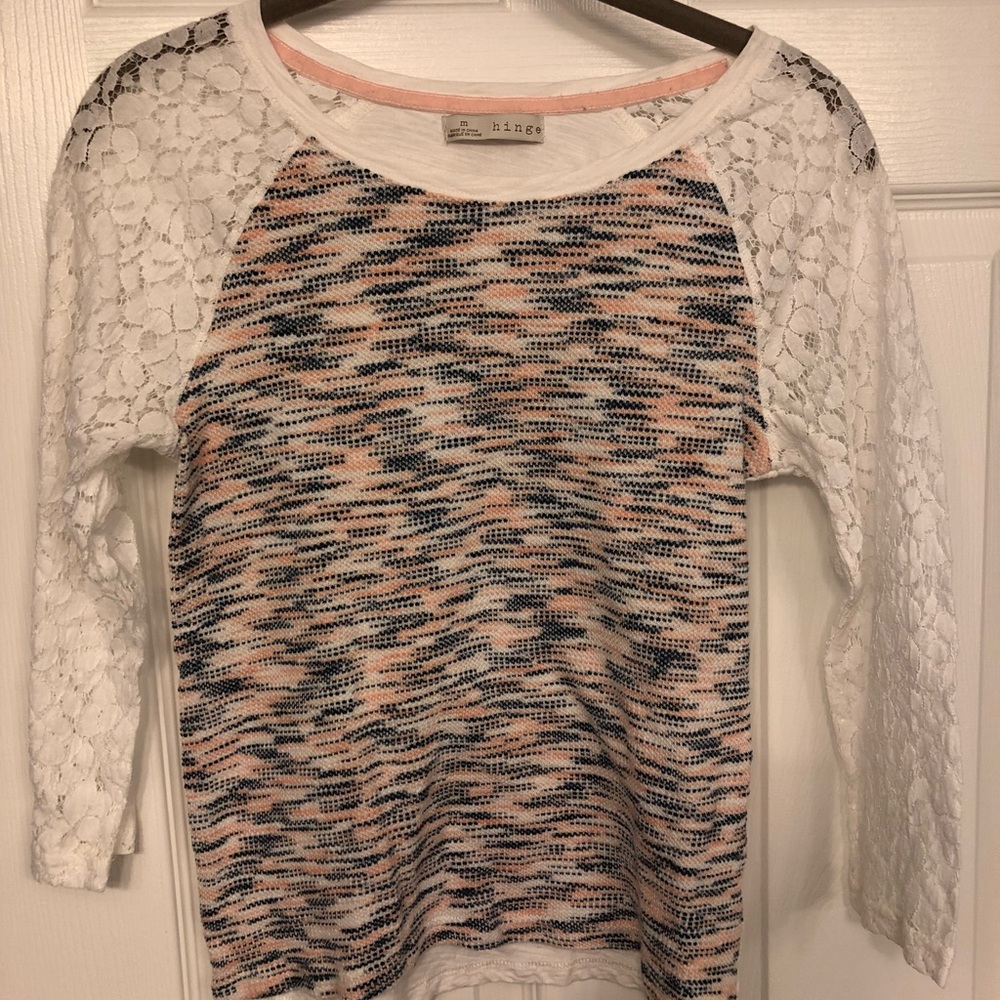 Hinge lace sleeve top